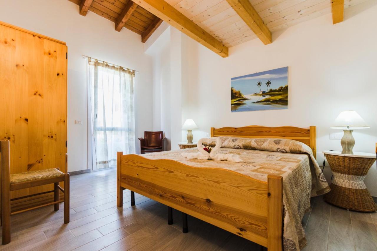 Residence Fior Di Sulcis Calasetta Exterior photo