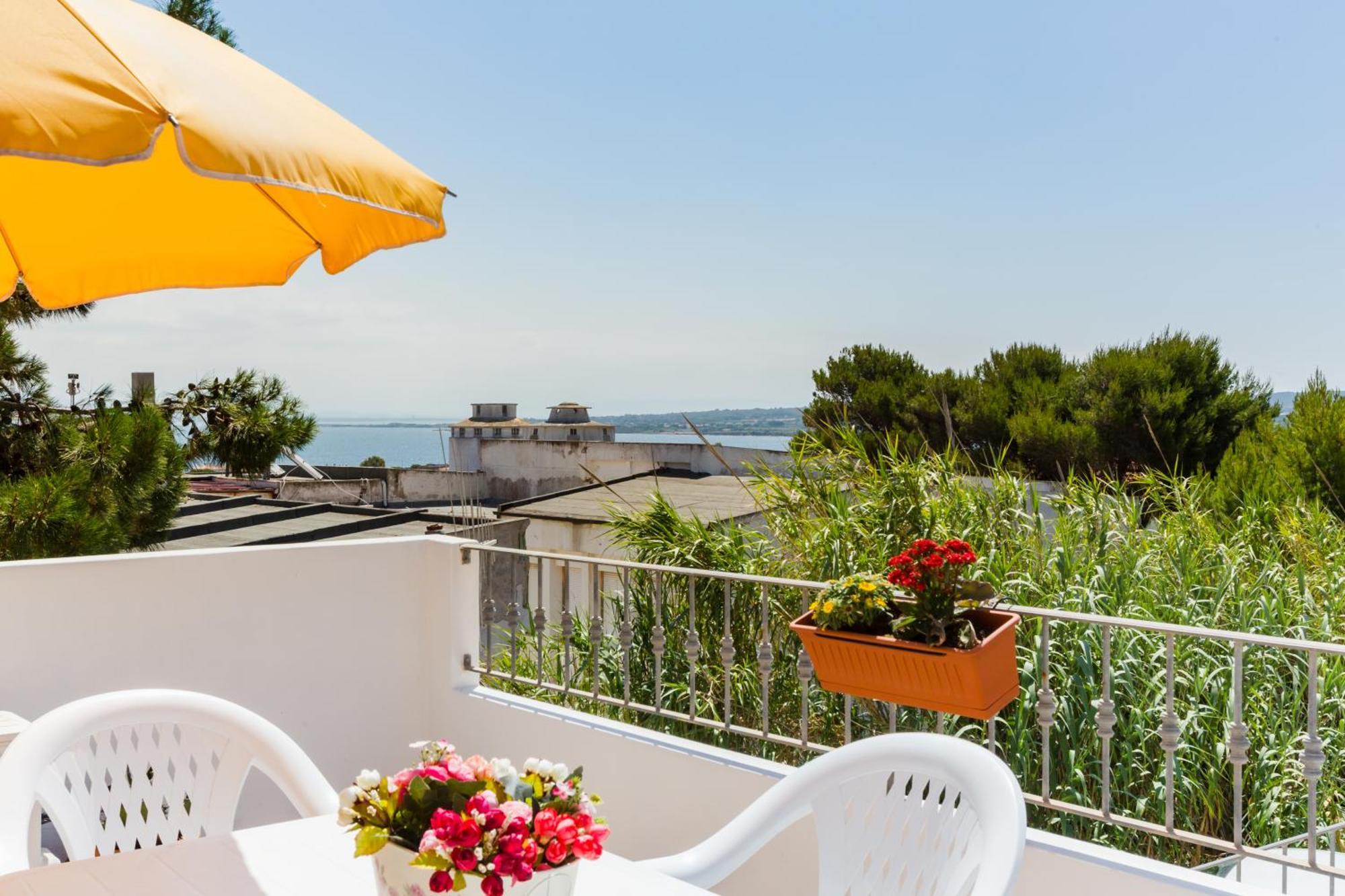 Residence Fior Di Sulcis Calasetta Exterior photo