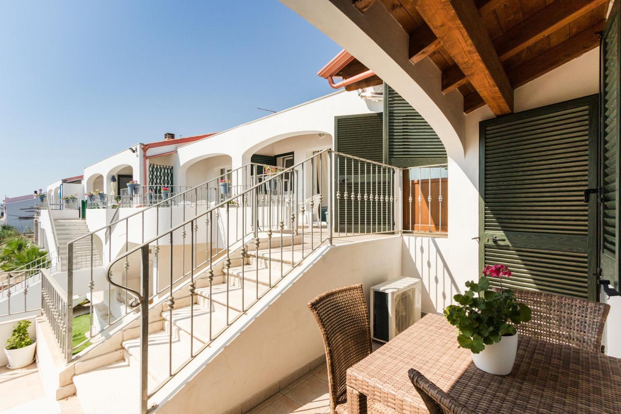 Residence Fior Di Sulcis Calasetta Exterior photo